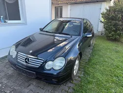 Schwarz Gebraucht 2003 Mercedes CL180 Coupé | 900 €