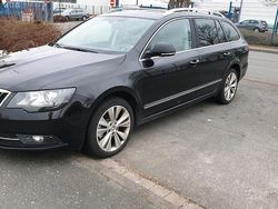 Schwarz Gebraucht 2015 Skoda Superb Exclusive Kombi | 8.750 €