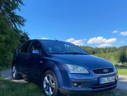 Blau Gebraucht 2005 Ford Focus Ghia Limousine | 1.800 € (Fairer Preis)