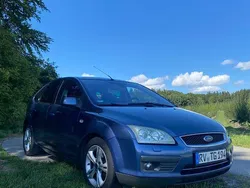 Blau Gebraucht 2005 Ford Focus Ghia Limousine | 1.800 € (Fairer Preis)