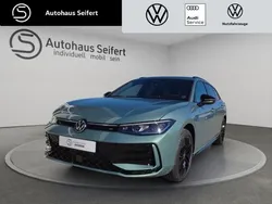 Grün Gebraucht 2025 VW Passat R-line Kombi | 53.900 € (Etwas zu teuer)