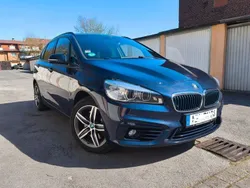 Blau Gebraucht 2017 BMW 225 Active Tourer iPerformance Van / Kleinbus | 13.900 € (Guter Preis)