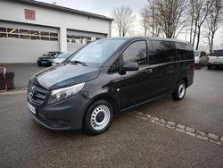 Schwarz Gebraucht 2016 Mercedes Vito Kombi | 26.990 €