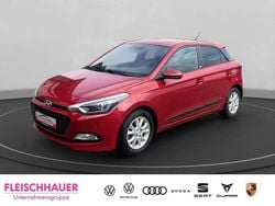 Rot Gebraucht 2016 Hyundai i20 Passion Limousine | 9.990 € (Fairer Preis)