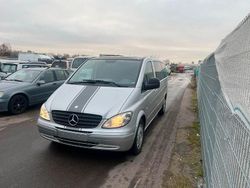 Grau Gebraucht 2009 Mercedes Vito Van / Kleinbus | 7.000 €