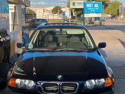 Blau Gebraucht 2001 BMW 320 Limousine | 1.500 € (Guter Preis)