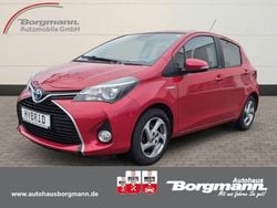 Rot Gebraucht 2016 Toyota Yaris Hybrid Edition-S Kleinwagen | 11.990 € (Fairer Preis)