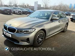 Oxidgrau ii Gebraucht 2022 BMW 318 Advantage Limousine | 30.400 € (Fairer Preis)