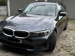 Grau Gebraucht 2020 BMW 330e M Sport Kombi | 25.490 € (Superpreis)