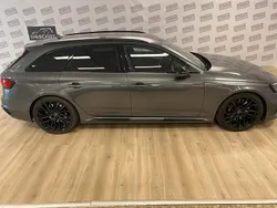 Grau Gebraucht 2020 Audi RS4 Comfort Kombi | 49.950 €
