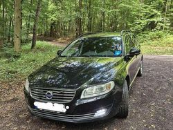 Schwarz Gebraucht 2014 Volvo V70 Momentum Kombi | 7.400 €