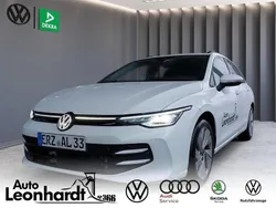 Weiß Gebraucht 2024 VW Golf VIII Life Kombi | 25.990 € (Fairer Preis)