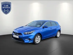 Blau Neu 2025 Kia Ceed Comfort Limousine | 23.570 € (Etwas zu teuer)