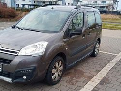 Braun Gebraucht 2017 Citroën Berlingo XTR Van / Kleinbus | 11.500 € (Teuer)