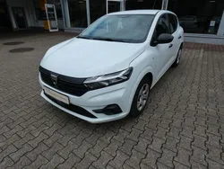 Weiß Gebraucht 2022 Dacia Sandero Essentiel Kleinwagen | 11.995 € (Guter Preis)