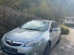 Grau Gebraucht 2011 Opel Astra Design Edition Limousine | 3.800 € (Guter Preis)