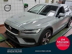 Gebraucht 2023 Volvo V60 CC Kombi | 35.850 € (Guter Preis)