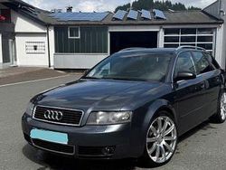 Grau Gebraucht 2003 Audi A4 Performance Kombi | 2.900 € (Fairer Preis)