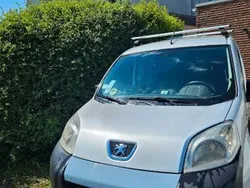 Grau Gebraucht 2012 Peugeot Bipper Van / Kleinbus | 3.500 €