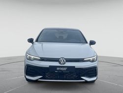 Pure white uni / schwarz uni Neu 2025 VW Golf VIII R-line Limousine | 48.100 €