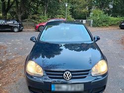 Blau Gebraucht 2004 VW Golf V Limousine | 2.600 € (Fairer Preis)
