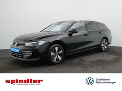 Grenadillschwarz metallic Gebraucht 2024 VW Passat Business Kombi | 37.980 € (Teuer)