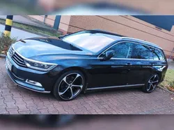 Schwarz Gebraucht 2015 VW Passat Highline Kombi | 16.699 €