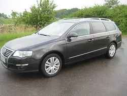 Schwarz metallic Gebraucht 2009 VW Passat Highline Kombi | 21.500 €