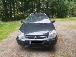 Grau Gebraucht 2004 Citroën C5 Kombi | 999 €