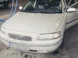 Silber Gebraucht 2001 Volvo V70 Kombi | 2.800 €