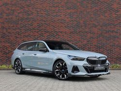 Grau Gebraucht 2025 BMW 530e M Performance Limousine | 84.640 €