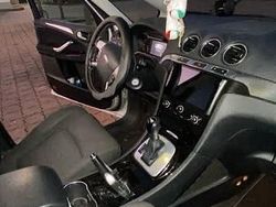 Grau Gebraucht 2011 Ford S-MAX S Van / Kleinbus | 6.000 € (Guter Preis)