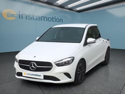 Weiß Gebraucht 2023 Mercedes B180 Van / Kleinbus | 27.799 € (Guter Preis)