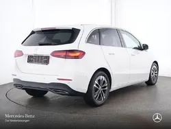 Gebraucht 2024 Mercedes B200 Van / Kleinbus | 30.990 € (Guter Preis)