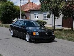 Schwarz Gebraucht 1989 Mercedes E300 Limousine | 18.999 €