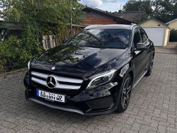 Schwarz Gebraucht 2015 Mercedes GLA220 AMG line SUV | 19.700 € (Teuer)