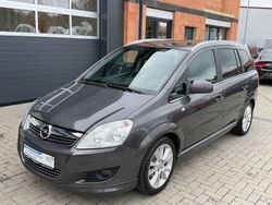 Grau Gebraucht 2011 Opel Zafira Innovation Van / Kleinbus | 7.599 € (Fairer Preis)