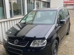 Schwarz Gebraucht 2005 VW Touran Trendline Van / Kleinbus | 1.490 € (Fairer Preis)