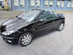 Schwarz Gebraucht 2002 Peugeot 206 CC Cabrio | 1.450 €