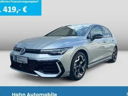 Oyster silver metallic Neu 2025 VW Golf VIII R-line Limousine | 38.390 € (Etwas zu teuer)