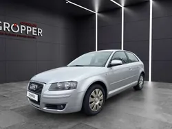 Lichtsilber metallic Gebraucht 2005 Audi A3 Attraction Limousine | 3.900 € (Fairer Preis)