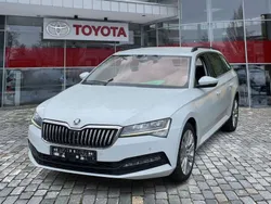 Moonweiss (metallic) Gebraucht 2022 Skoda Superb Ambition Kombi | 23.290 € (Guter Preis)