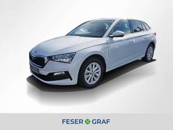 Moon weiss perleffekt Gebraucht 2023 Skoda Scala Ambition Kleinwagen | 23.440 € (Fairer Preis)