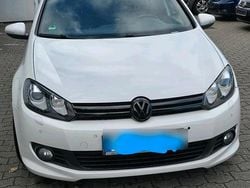 Weiß Gebraucht 2011 VW Golf VI R-line Kleinwagen | 6.200 € (Etwas zu teuer)