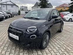 Schwarz Gebraucht 2022 Fiat 500e Icon Kleinwagen | 17.997 € (Teuer)