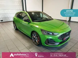 Grün Gebraucht 2022 Ford Focus ST Limousine | 28.490 € (Fairer Preis)