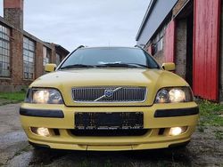 Gelb Gebraucht 2003 Volvo V40 Kombi | 500 € (Superpreis)