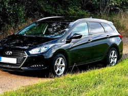 Schwarz Gebraucht 2015 Hyundai i40 Trend Limousine | 10.600 € (Fairer Preis)