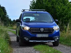 Blau Gebraucht 2020 Dacia Lodgy Stepway Van / Kleinbus | 9.999 € (Superpreis)