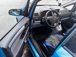 Blau Gebraucht 2006 Opel Zafira Kombi | 2.700 €